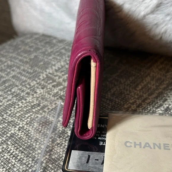 355. Chanel Leather Card Holder - Picture 5 of 13
